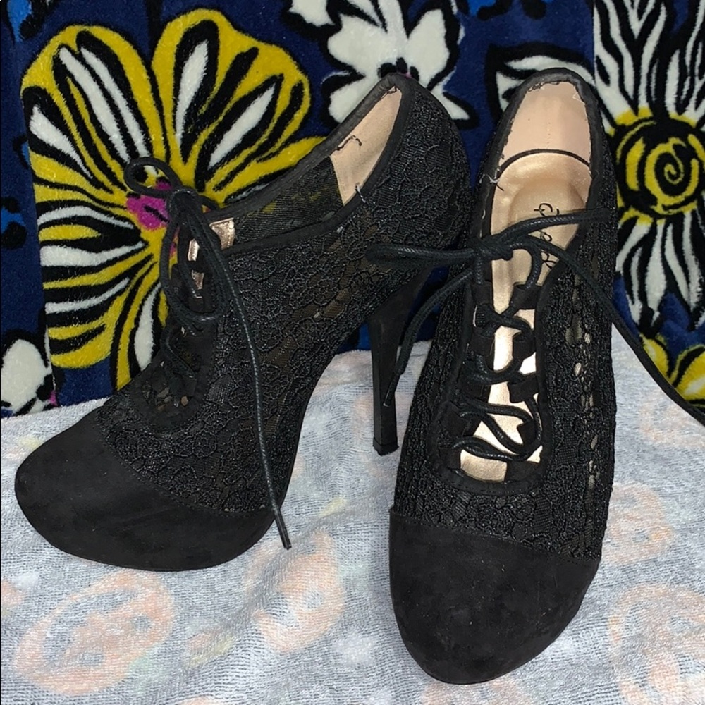 Qupid Black lace heels